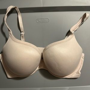 Victoria secret body by Victoria lined perfect shape size 36DD.